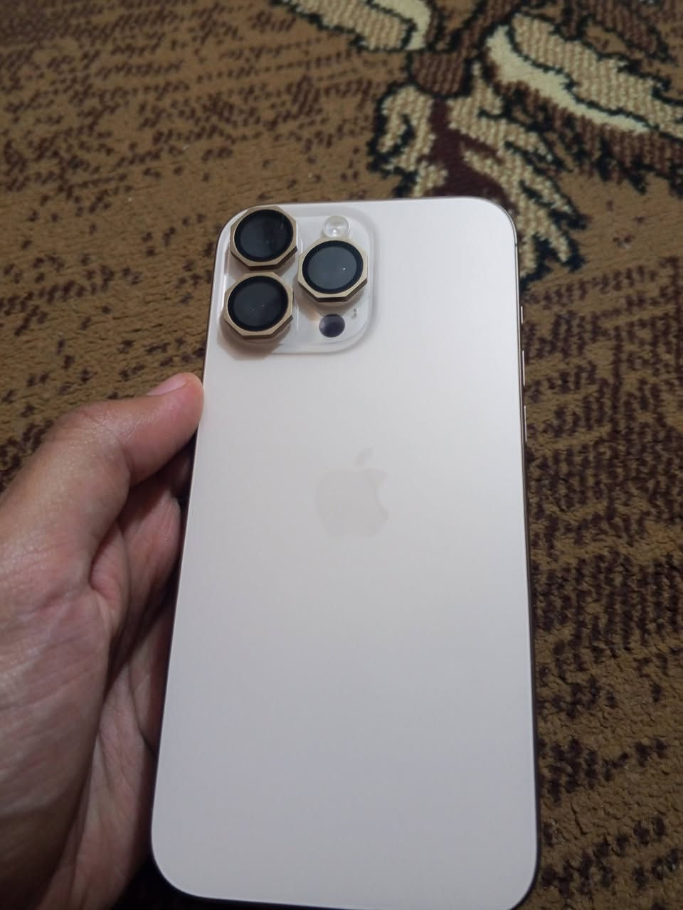 السلام عليكم للبيع ايفون 16 برو ماكس شرق اوسط بطاريته 100💯 لون مميز نضافته 💯 ذاكرة 256 مكاني نجف  السعر 1600وبي مجال قليل  للتواصل عل رقم *********** او خاص
