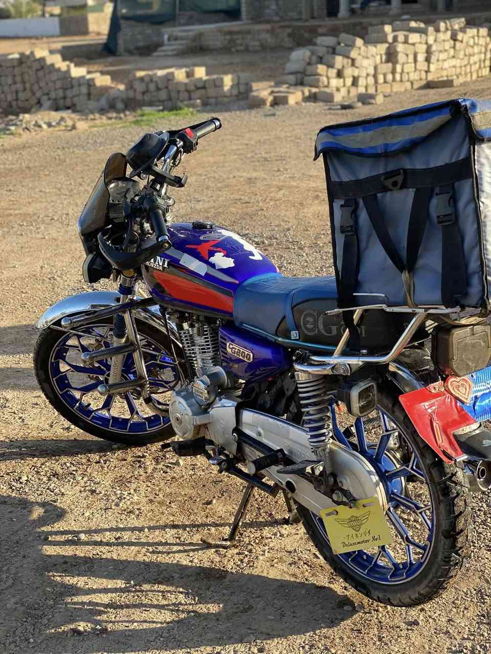 السلام عليكم موطور للبيع سيفان خمسة كير سلف كهربائيات شغال محرك 200 مامفتوح شرط لا صرف ولا تبخير موطور ما ناقصو شي جنوب الموصل ناحيه القياره  
للاستفسار الاتصال عل رقم. *********** او التواصل خاص او واتساب 
السعر700 وبي مجال مو شراي لا. تعبني
