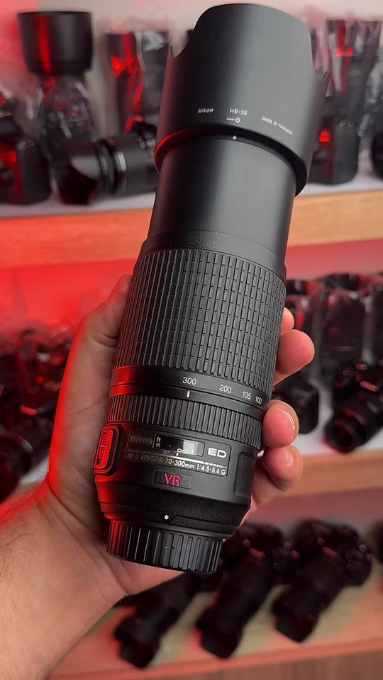 تدور علي زوم رياضي قوي وبنفس الوقت مناسب 😍✅ 70-300 استبلايزر مانع اهتزاز رهيب 🚀😍 بس ب (290 )👇  اطلبه الان قطعه وحده عندي بس منه *********** ☎️ #سوق_بغداد_للكامرات #تصوير #نيكون #foryou #creatorsearchinsights @Nikon USA 
