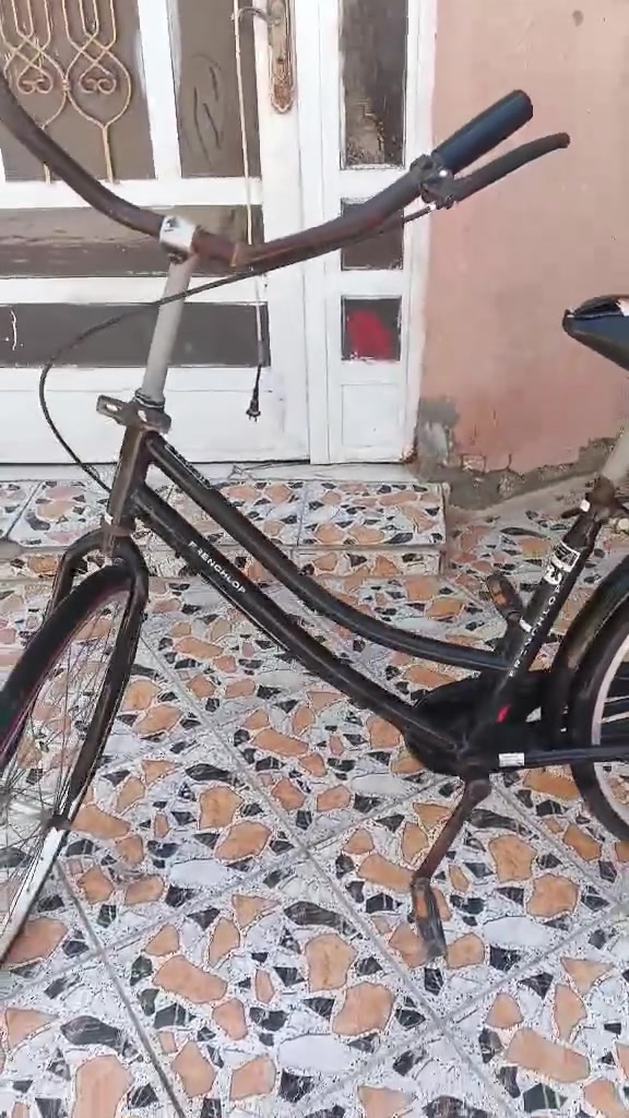 سلام عليكم شباب
هذه بايسكل للبيع مكاني حله ابو غرك 
لباسكل حجم 26 
هذه ورقمي للستفسار ***********
