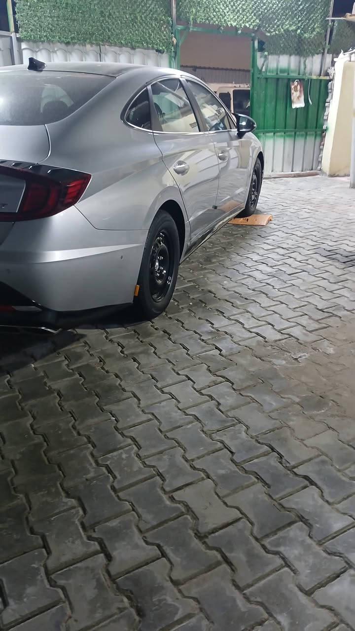 سلام عليكم البيع سوناته شكل جديد موديل 2023 موصفات سياره فول كشنات جلد كشنات تبريد تدفى خلفي أمامي تشغيل عن بعد تمشي بل بصمه عن بعد كامرات ٣٩٠ درجه تبريد قطعتين فتحه بنرامه رادار شاشه كبيره كير دكمه ٩ نمره ويه بك ماشيه ٢٨ حقيقي رقم سياره بغداد تحويل ثاني يوم ملا حضه سبير ما نازل عنوان شقق طالبيه *********** صاحب سياره سعر سياره ٢٢٥ ما عده كماليات
