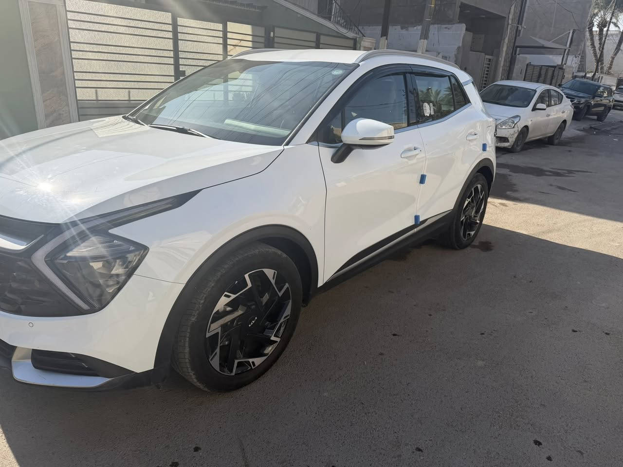 السلام عليكم…
سبورتج للبيع موديل 2024 رقم اربيل بأسمنه السياره كفاله من الضربه والصبغ والبارد ماخذيهه زيرو على ادينه من شركه الق تاج البنوك ماشيه 47 كير مكينه كفاله من كلشي 
المواصفات/
1_بصمه
2_كشنات كهرباء 
3_جنطه كهرباء
4_داخل ابيض 
5_تدفئه كشنات 
وبعد هواي مواصفات بيهه وعلى وضع الشركه السياره سبير منازل بصمات عدد2 تريد تحويل وكاله حاظر مكان السياره بغداد 
السعر/224$
للاستفسار/***********
