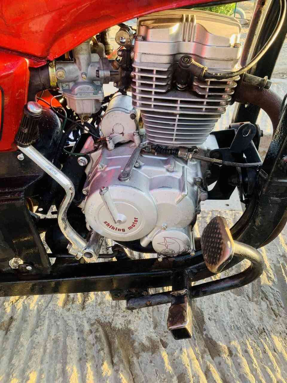 للبيع موديل 17اوراق أصولي سعر 950وبيه مجال قليل قليل مكان حله محاويل ***********
