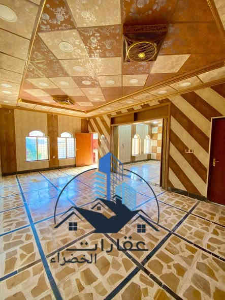 ( اللهم صل على محمد وآل محمد )

بيت للبيع 
————————
المساحة / 250 متر
شارع تجاري 
——————————————
الموقع / الخضراء  قرب صيدلية جواد 
——————————————
تفاصيل / طابقين 5 غرف نوم 
 الاطابق الاول / مطبخ +هول +ديوانية + 
غرف نوم عدد (2) + صحيات داخلية و خاريجة
الطابق الثاني / غرف نوم (3) من ضمنهن وحدة سويت
السطح شتايكر 
——————————————
للاستفسار الاتصال 
ابو ندى ***********
ابو كيان ***********
#مكتب_عقارات_الخضراء

📍 #العنوان_الخضراء  📌 مقابل #لحوم الثرثار
