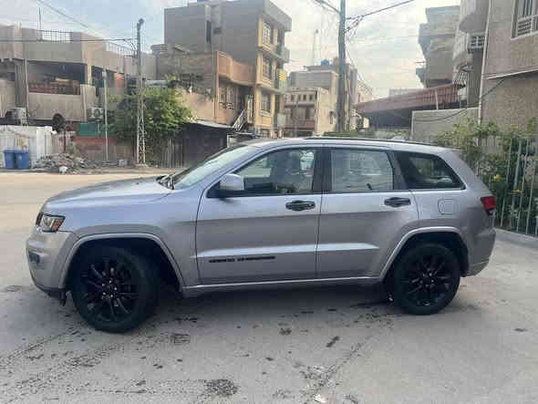 سلام عليكم

سلام عليكم جيب 2018 بلاك توب . شيروكي 
رقم بغداد الجديد
وارد امريكي حادث جاملغ وبنيد بيه شواصي

. ماشية 90mi 
. المواصفات 
. فور ويل

. مكينة ٣٦٠٠ 
. تشغيل عن بعد
. ويل ٢٠ بلاك 
. كراسي جلد ومخمل
. كرسي السائق كهرباء
. هيتر بالمرايه
. شاشة كبيرة وكاميرا دوارة 
. حساس خلفي
. توقف ذاتي 
. اطفاء ذاتي 
. نضام سبورت وايكو
. لايت زينون بك لايت led
. بروجكتر زينون 
. دمام خلفي بالصندوق
. جنطة كهرباء 
بغداد شارع فلسطين

***********
190$ وبيه مجال
