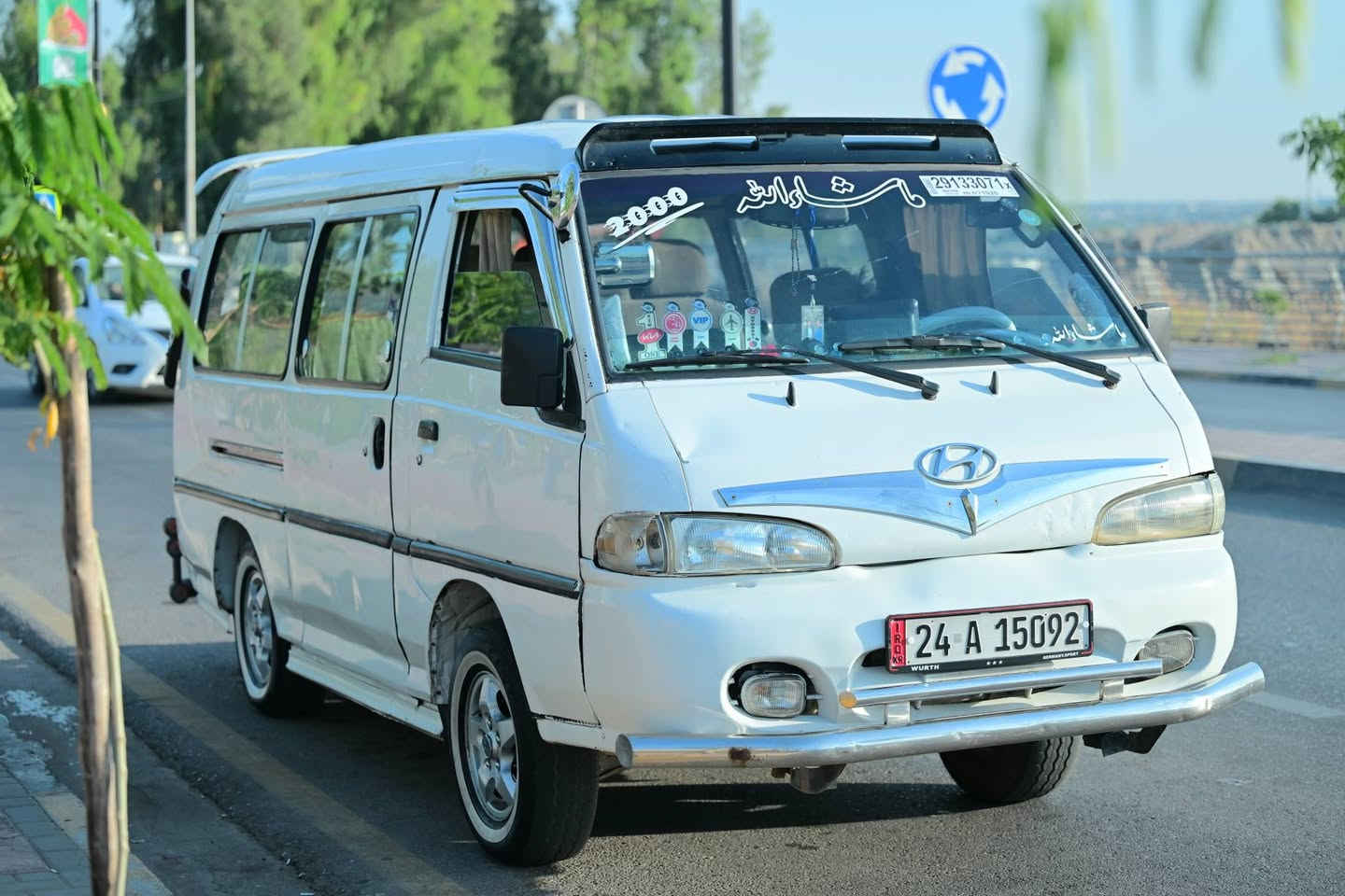 سلام عليكم 
هوندي موديل 98
سنويه 30
كير مكينه اكسل 
شرط 
طخم كله جديد 
واير منيه كله شغال 
شاشه كامره +مضخم 
كله شغال 
صبغ احزام جماليه 
تحويل ثاني يوم
السعر 80 وبي مجال 
***********
