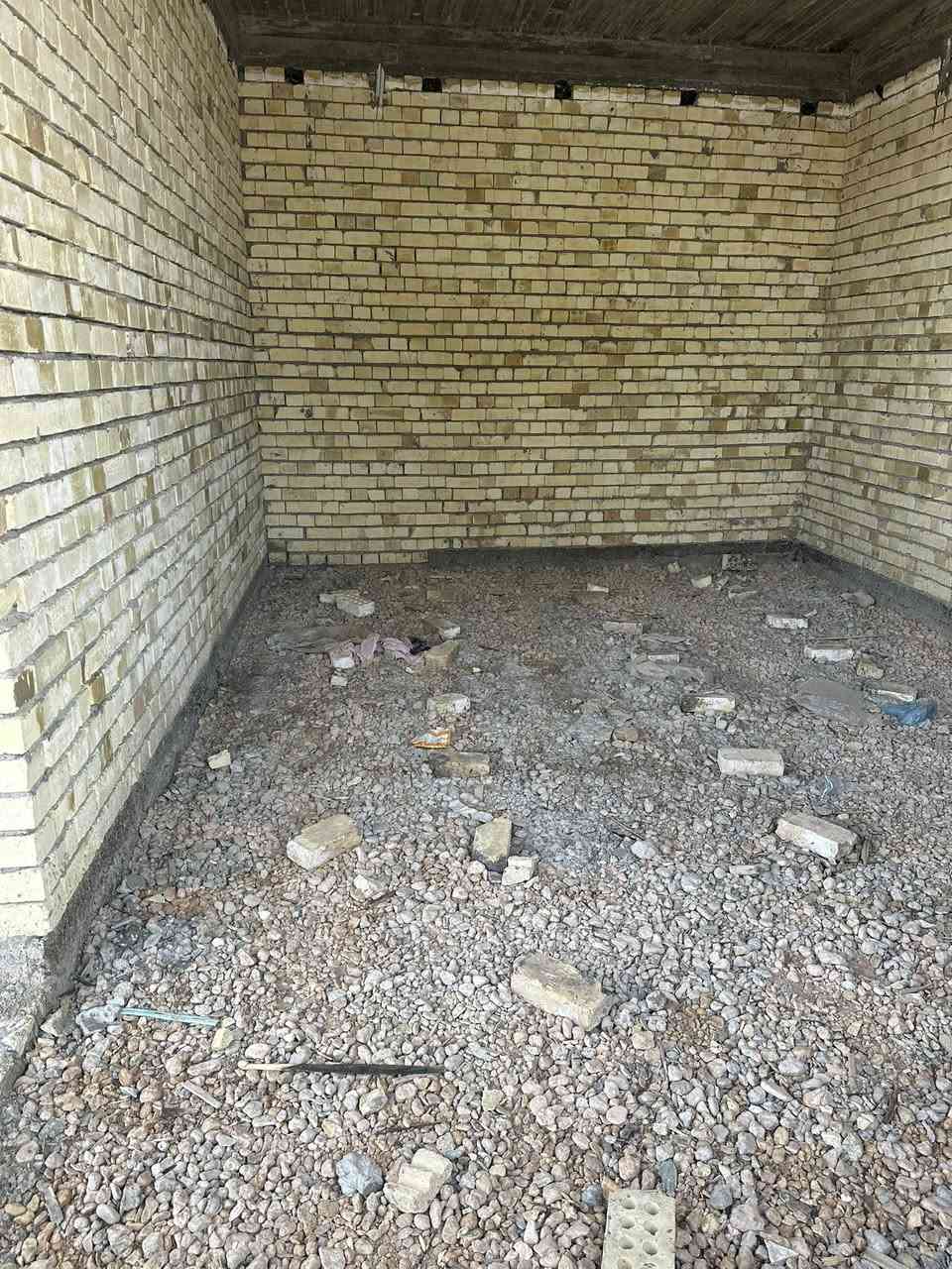 السلام عليكم….للبيع بيت هيكل  ركن مسقف طابوا زراعي سند 25ملحق حي النور موقع ممتاز للسكن
المساحه👈200م
الواجهه👈10م
نزال👈20م
السعر خاص قابل للتفاوض مع البائع
الاستفسار مكتب امجد العلواني للعقار حي17 قرب جامع الرسول
(***********)
