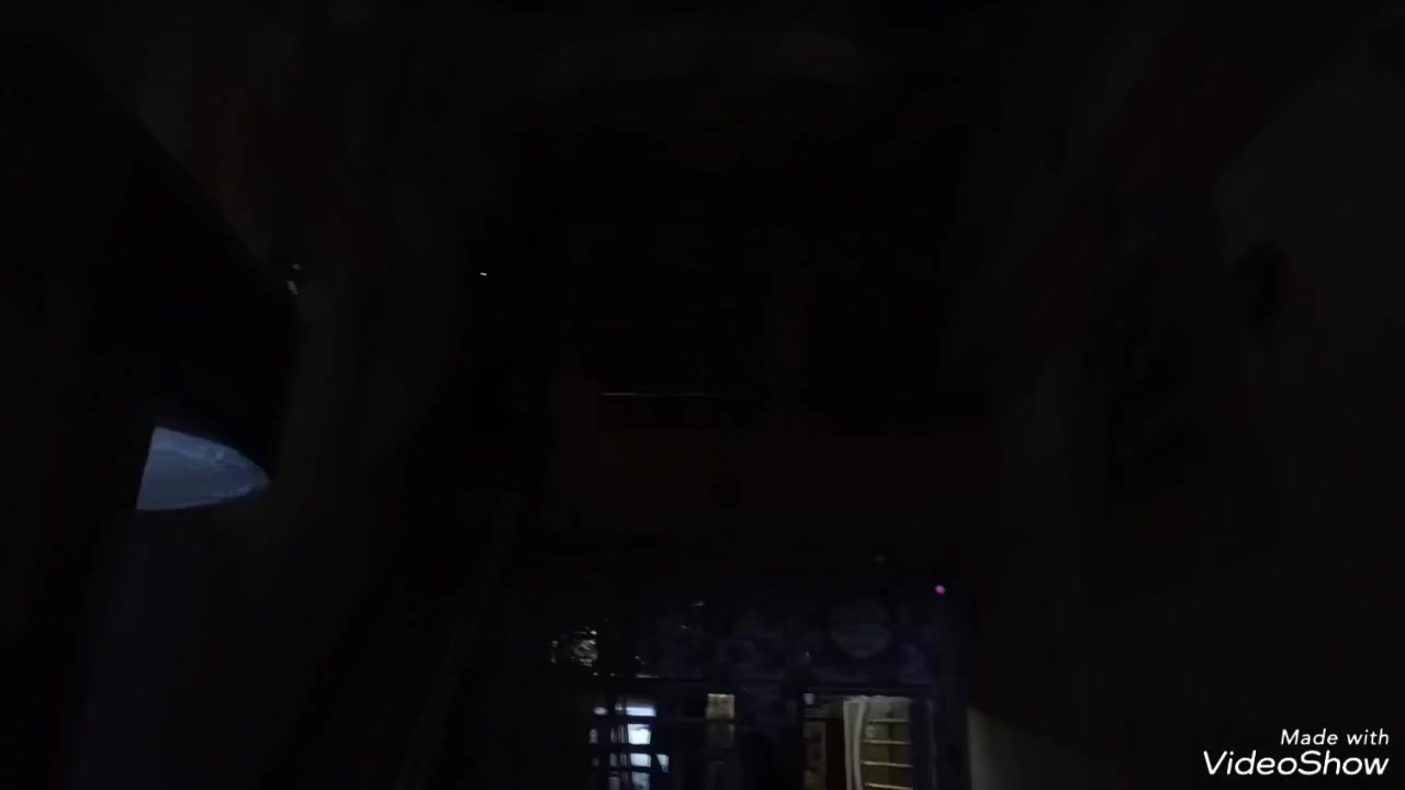 السلام عليكم 
دار للبيع طابو صرف 
المساحه 100م الواجهة 4والنزال 25
طابقين بناء قديم
#الطابق #الارضي 
كراج واستقبال وصالة ومطبخ وغرفة نوم+خدمات
الطابق الاول 
غرفتين نوم+خدمات 
العنوان الكمالية شارع الاصفر الفرع السادس عن الشارع العام 
هاتف ***********
#السعر #150مليون
@الجميع
