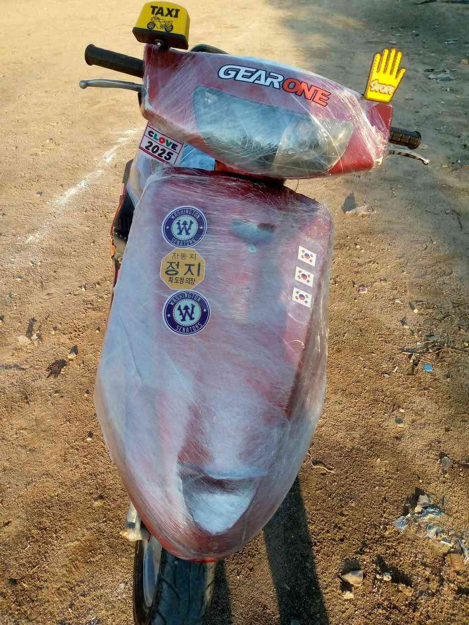 السلام عليكم دراجه متسعجل علا بيعتها مكينه نضيفه صالنصه اف ام رياضي اكسل حاويه شاده قايش جديد بنزات جدد بريكات امامي خلفي زوج تايرات قبل سبوعين شاده كفرات كامله مابيهن نقص كهربائيات فقط باتري لان مابيها باتري سعرها 325 وبيها مجال للشراي العنوان نجف حي العسكري *********** متواجد علا الرصيد او الوتساب
