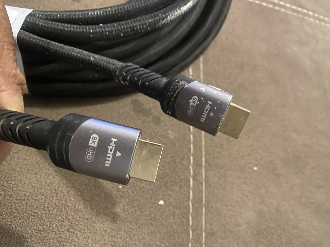 كيبلHD يشغل الى 8k مسلح كتان اصلي ثقيل الطول 15 متر
السعر 20 ألف العنوان بغداد منطقة حي 
الجهاد الضباط
***********
