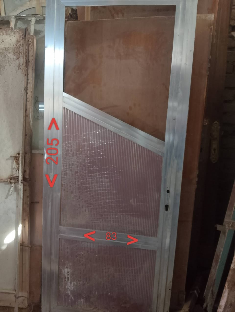 ابواب المنيوم تسكام.نضيفات الذهبي كلش نضيف والفضيات نقصهن بس جامه.والقياسات موجوده على الصور.
لأستفسار مراسله على خاص او 
 رقم الهاتف ***********
واتساب ***********
