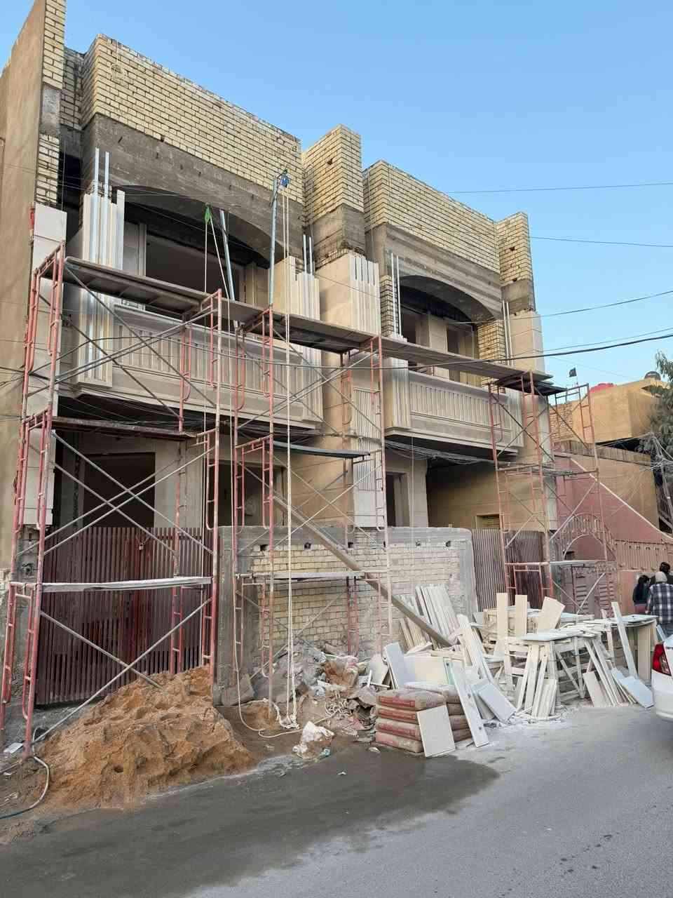دور عدد 2 للبيع …..
سبع ابكار محله 340 طابو صرف سكني 
بناء 2026 قيد الانشاء 
المساحه لدار 95 م 
الواجهه 5 م 
النزال 19 م
يحتوي على طابقين
الطابق الارضي …..
مدخل عدد 2
صاله ومطبخ وخدمات وغرفه نوم 
الطابق الاول …
غرف عدد 3 وخدمات 
للمعلومات الاتصال 
***********

‭***********‬
مكتب الربيع للعقار
