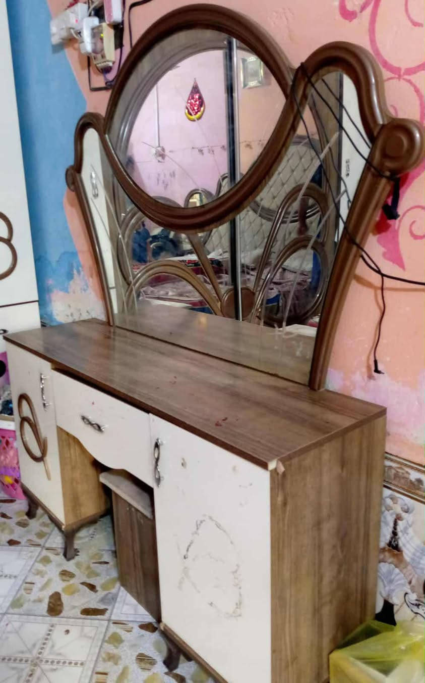 السلآم عليكم غرفة تركية مستعملة بيهة اضرار بسيطة ب١٥٠ وبيهة مجال للشراي للتواصل ع الخاص


**إذا كنت صاحب هذا الإعلان وتريد حذفه لأي سبب، رجاءا أرسل رسالة إلى الدعم الفني**