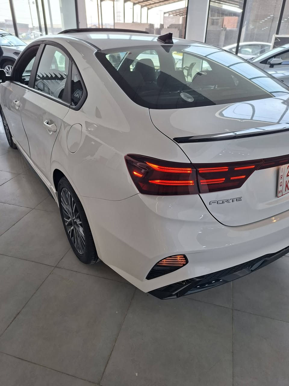 السلام عليكم
السلام عليكم  
كيا فورتي جي تي لاين ابيض 2024
المواصفات...
السيارة فوووول مواصفات فتحة سقف بصمة تشغيل مع بصمة ابواب وتشغيل عن بعد...
رادار امامي + رادار جانبي 
 توقف ذاتي + تحديد مسار
ونقطة عمياء + سايد بريك دكمة ..
 لد امامي ولد خلفي و اضواء ترحيب عند الاقتراب من السيارة
تحكمات ستيرن كروز تثبيت السرعة
 ثلاث وضعيات قيادة (نورمل + سمارت + سبورت)
شاشة كبيرة  8 انج + 🅖🅟🅢+ بوصله + كامره خلفية دواره 
محرك 2000 دوش
 الضرر ...  صبغ جاملغ امامي ونصف جاملغ خلفي  بدوووون دواخل وبيها تعديل بارد شي قليل بالباب الخلف السايق
 وصور الضرر موجودة بالمنشور ....
السيارة كاتي بدووون رقم ...؟
موصل /  شركة صفاء لتجارة السيارات ***********
