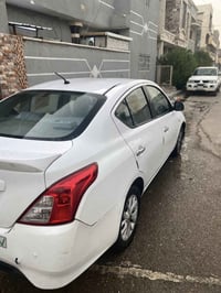 نيسان سني 2017بيها ثلاث قطع صبغ اثر شخوط بدون معجون صدر جيد مكينة وكير...