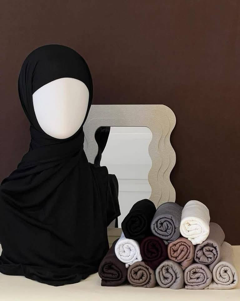 ✨ وصلتنا تشكيلة جديدة ✨
🔹 شيلة فانيلة دبل ستريج
متوفرة بنوعين:
💎 بستراس – نقشة جميلة ولمعة ناعمة تضيف فخامة للإطلالة
🌸 بدون ستراس – ناعمة وبسيطة تناسب اللبس اليومي
✔️ خامة لطيفة ومريحة
✔️ ألوان حلوة ومتنوعة
✔️ مناسبة لكل الأذواق
📍 متوفرة الآن في
حجابات وكوزمتك الهادي  
📍 العنوان: بابل – الحلة – البكرلي
الفرع المجاور لمدرسة بردى
📞 واتساب: ***********
🌷 أهلاً وسهلاً بكم، نورتونا 🌷
