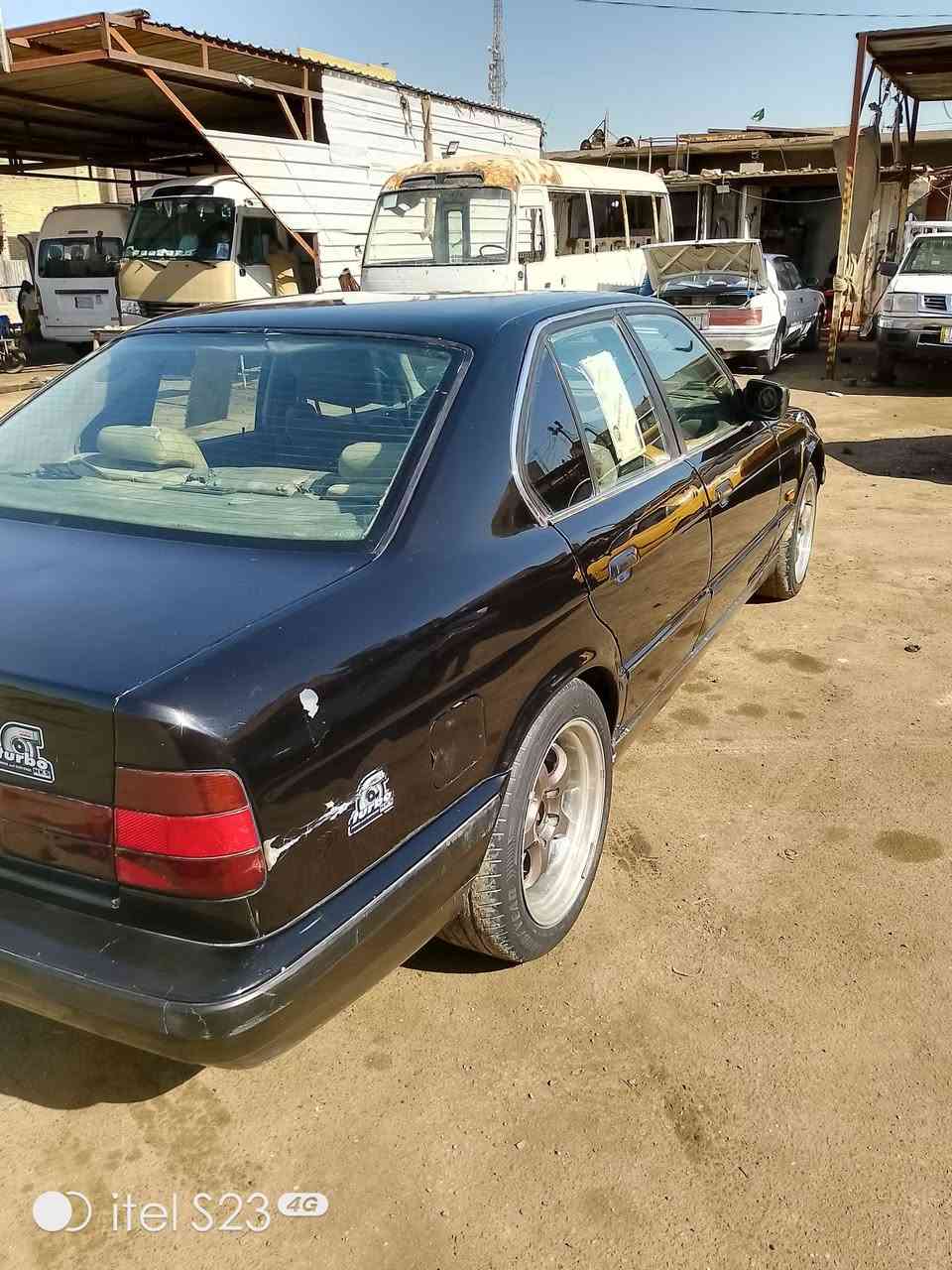 سلام عليكم بيم 535 لبيع مستعجل موديل 92 رقم نبار تحويل مباشر مصفره سياره خير من الله كله شغاله سياره فته كشنات جلد نضيفه سياره مكينه مفتوح كير وتو سياره ريضي سياره صفاحه موس تبريد نقص كنبيسر بس يردله دامه شويه بس صار عندي ضرف وريد بيع مكاني بغداد سعر 35 واني خادم ***********
