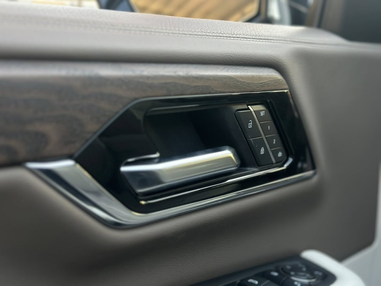 (بسم الله الرحمن الرحيم)

جمسي دينالي 🔥 2025 💣 

فول مواصفات 1/1 💯 :

1- بصمة 🔐
2- بنوراما 🕳️
3- كشنات Vip منفصل 💛
4- كراسي خلفية كهرباء ⚡️ 
5- دوسات كهرباء 💥
6- حساسات 🫆
7- داتا شو 🚀
8- شاشة كبيرة تفاعل بالكامل 
9- داخل مختم DENALI 🎯
10- شاشات خلفية  📺
وباقي مواصفات المعروفة ⬆️

العداد : 26.000 KM ✅

السيارة ضمان وكالة المنصور مغلف PPF ✅

السيارة مكفولة كفالة عامة وضع زيرو ✅

#السعر 79.500 $
795 ورقة للتفاوض او للاستفسار الاتصال على الرقم 

***********
***********
#مسلم الخفاجي 

بغداد / الكاضمية / شركة صدى الجواد
