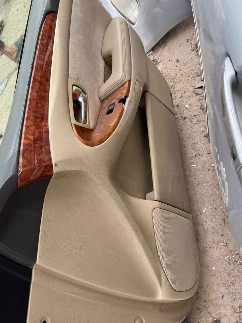 سستم شاهينه نظيف 

اربع بيبان مع بطاين نظيفات 
جاملغات نظيفات 
دعاميه أماميه وخلفيه نظيفات 
دوس جانبيه نظيفات كاملات 
بنيد وصندوك نضيفات 
بكاني البصرة زبير 
رقم ***********
