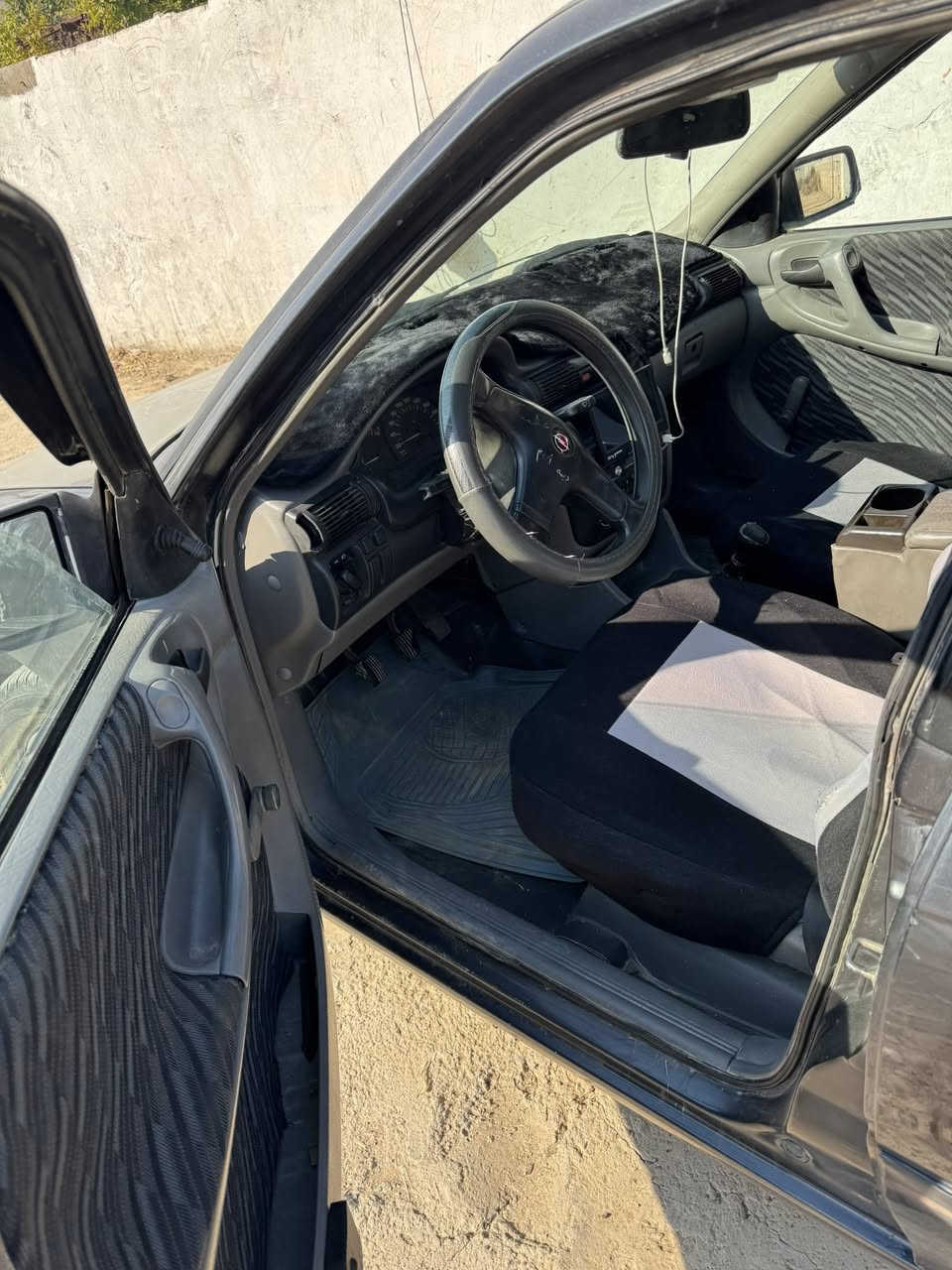 السلام عيلكم البيع اوبل استره موديل 92 سياره جاهزه من كلشي صبغ احزام بلاديه بدون ضربه محرك الفين  كير عادي ابسمي رقم دولي ديالى السعر 40 مكانه ديالى كنعان ***********
