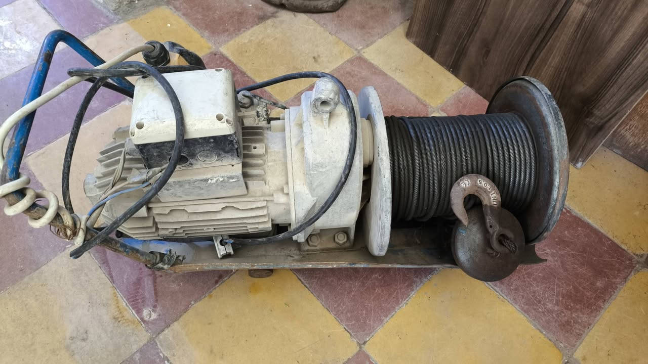 ونجي كامل البيع والشراي يجي يخابر علا هاذ الرقم ***********
