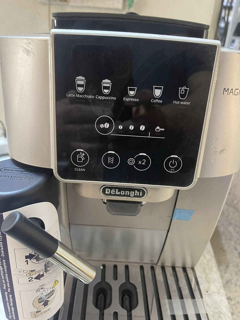 تتوفر ماكنة قهوة ديلونجي ستارت نظافة 98‎%.ضمان اسبوع بعد البيع ***********
