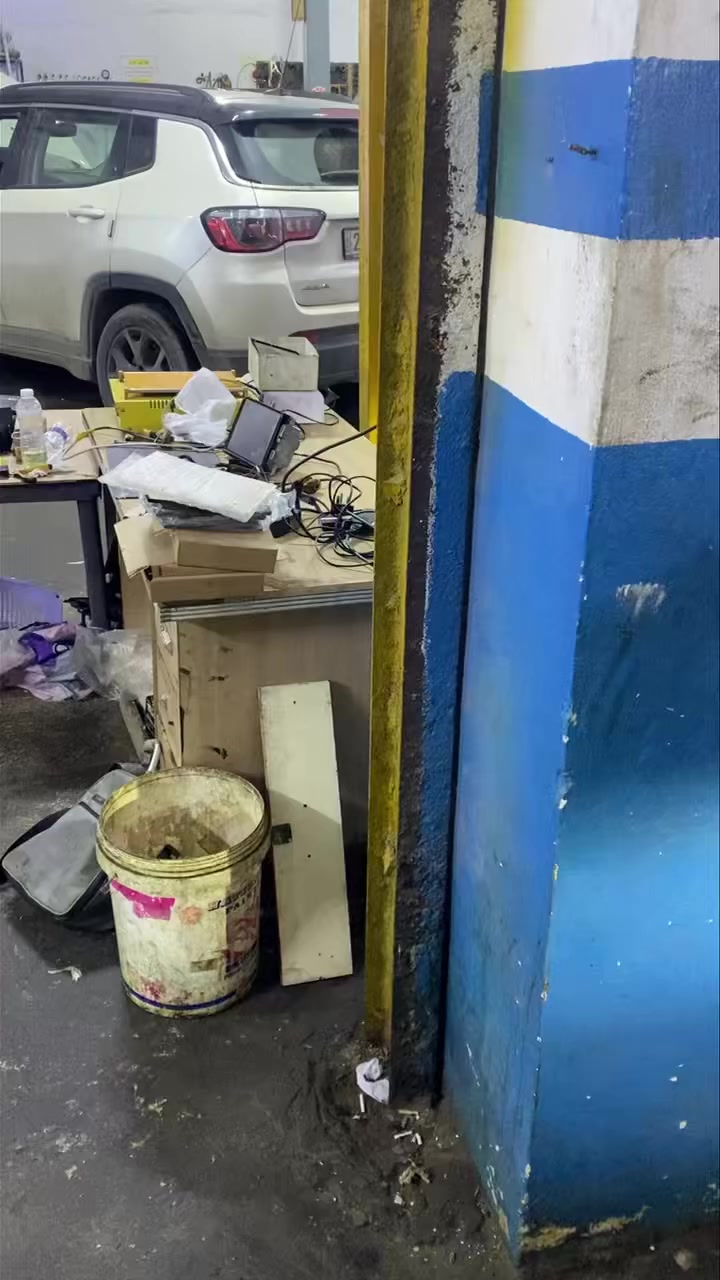 ليش نحدث؟
طبعا بهذا الفيديو تعرف انو ليش مرح نكدر نجاوبك بتعليق واحد على هذا السوال
لان هو اصلا كل تحديث يجي ويا كتاب pdf كامل من صفحة او صفحتين للمودل او العقل الواحد فقط
يعني اكيد ماكو اي تعليق يجاوبك ع كلشي او فيديو يمشل كلشي

تكدر وانت تفحص تحديثاتك نسحبلك هذا pdf او تصوره وتراجعه انت براحتك حتعرف شنو التغيير اللي سوو 

يعني هاي السيارة جان نازللهة ٩ تحديثات

وانت تخيل ٩ كتب pdf من صفحة او صفحتين كل تحديث 
ذني وية متحدث تكدر تصورهن وتراجعهن براحتك

Jeep hybrid wrangler 2023
تحديث كامل لكل العقول وفحص بجهاز الوكالة witech2
مع تعريب كامل للسيارة
وتحياتنا اكيد
مركز المهندس همام
بغداد-سريع مطار المثنى
***********
