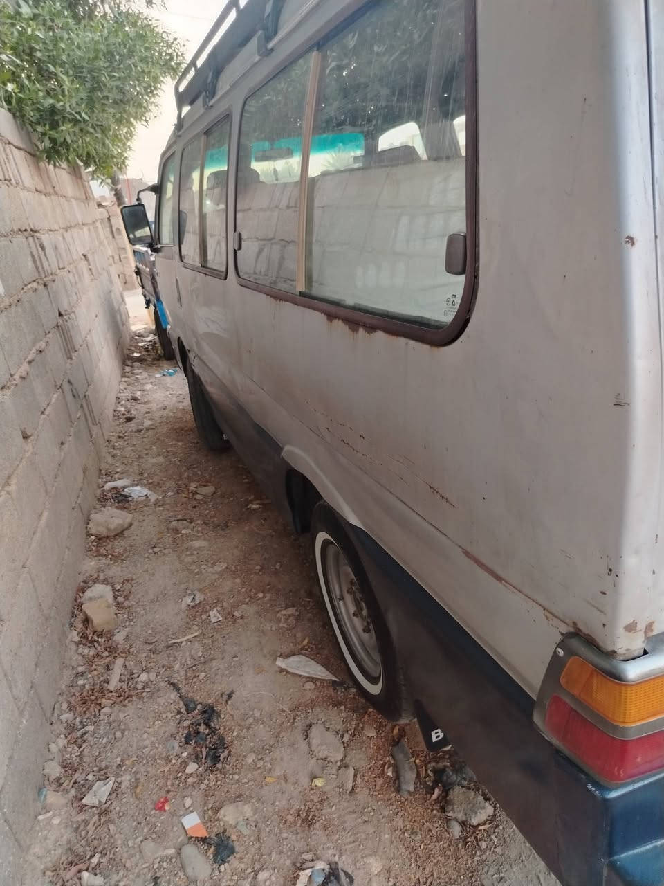 السلام عليكم ورحمة الله وبركاته كيه بستا للبيع مديل 1994 كفاله عام عدا الحزام معمر مكينه كير اكسل كفاله  كهربايات كله شغال  تخم تاير جواها سياره جاهزه رقم بغداد  مصفر هيئه وغرامات سنويه لل 29 تريد وكاله تريد مداور  السعر 50  وبيها مجال ***********/***********
