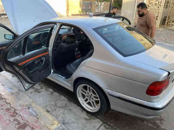 السلام عليكم
شلونكم شباب
صقر للبيع
موديل ٩٦
محرك تك فانوس كير عادي 
رقم سليمانيه رقم وهزه جديده
بيها طخه  بسيطه بالهلال جاملغ الخلفي 
وبيها ضربه بسيطه بالجاملغ الأمامي الأيمن
صدر أمامي جديد 
عربانه خلفيه جديده لوك 
منضومه بانزين كله جديد مع بلكات جديد بوش اصلي 
تخم ويل  Mوتاير لوك
باتري جديد
تبريد شغال 
تدفئه شغاله 
سياره وارد يابان بدون سلايت روف 
نقص حساس ABS خلفي
سعر ٧٥ وبيها مجال حك جيه
مكاني بغداد حسينيه 
***********
