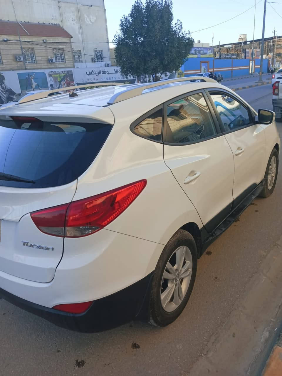 السلام عليكم مكلف بالنشر
توكسان 2014
كير مكينه مكفولات
تخم تاير جديد 
تبريد ثلج تدفئه 
السيارة حلوه و جاهزه ع اخر حبه
بيها ملاحظات مثل ماموضح بالصور وصبغ بالقمارة شي بسيط اثر طابوكه وكاعه عليه
سنوية نافذة مالكها نجف مداورها بالنجف
سونارها موجود
السعر 139 مجالها بسيط
الاستفسار اكثر اتصل ع رقم 
***********
