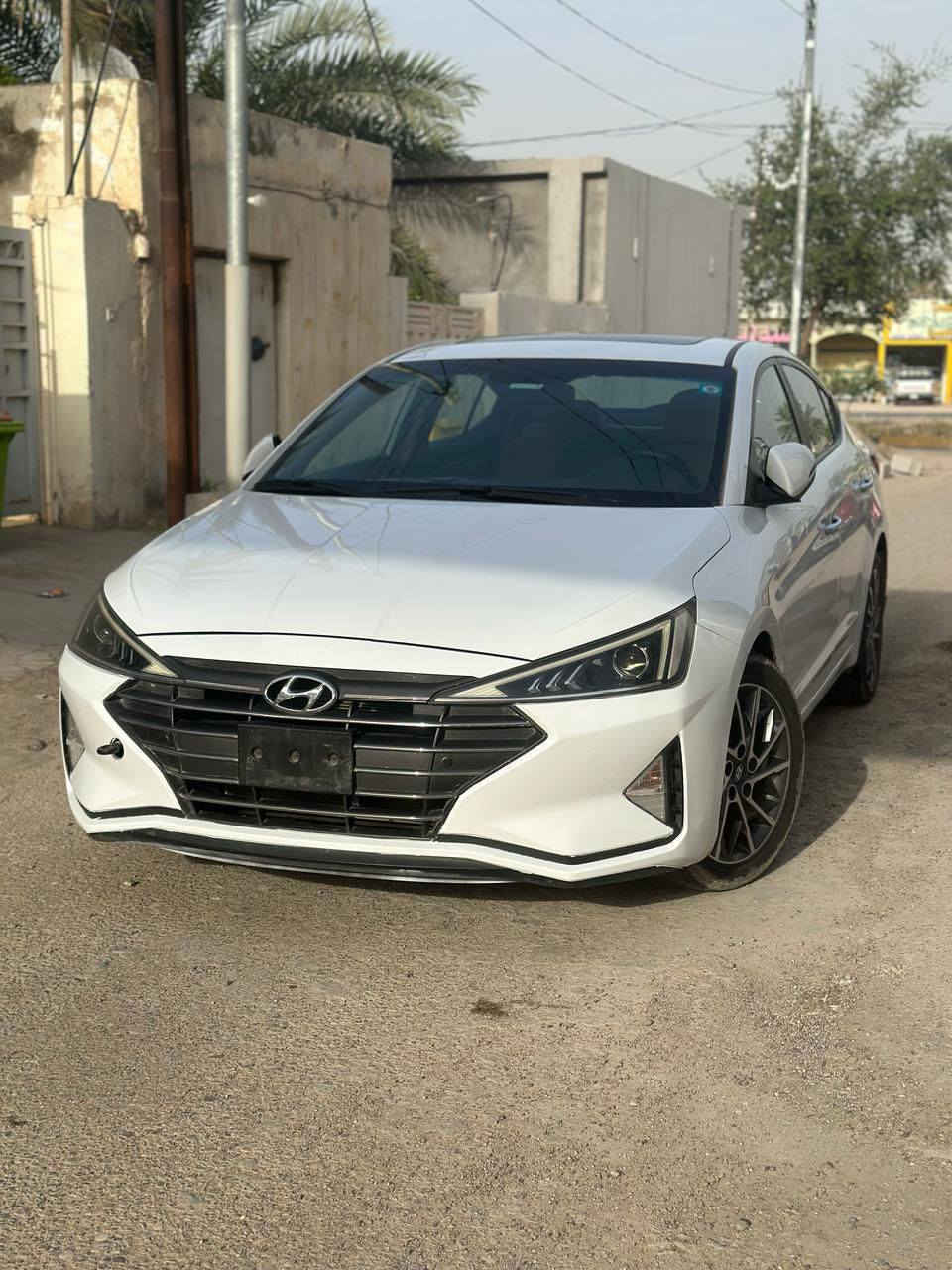 النترا موديل 2020
خليجي فول مواصفات بصمه محرك 2000 سنويه جديده بسمي 
رقم بغداد مكفوله ما عدا بيه جاملغ الامامي بارد فقط سعر 168 مكان سياره بصره زبير رقم هاتف ***********
