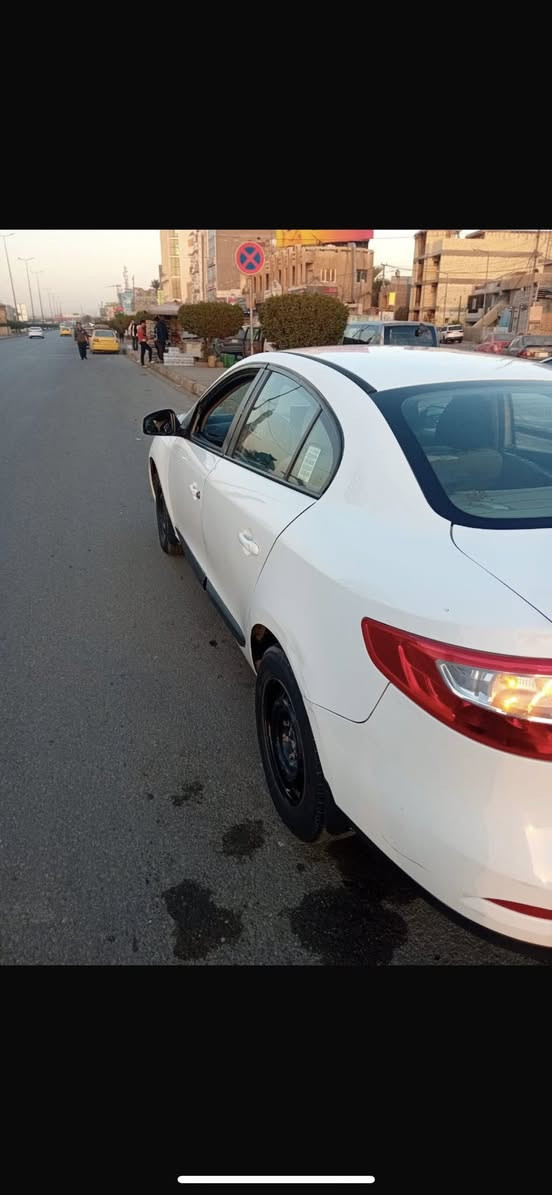 السلام عليكم رينو فلاوس موديل٢٠١٦ سنويه بسمي رقم بغداد سعر السيارة 70 وبيها مجال مكان سيارة بغداد البنوك هذا رقم تواصلو ويانه ***********
