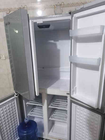 ثلاجه بعدها جديده 
كربلاء بوبيات سعرها 300 وشويه بيها مجال
***********
