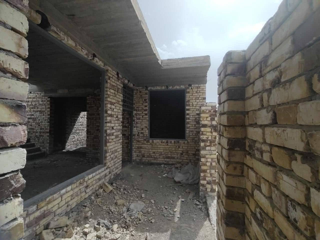 هيكل مساحه 190  متر مسگوف وكامل كونكريت مسلح شغل درجه اولى من الاساس للسگف استقبال وصاله ومطبخ وغرفتين وصحيات داخليه وخارجيه  .. العنوان قريب على حسينة الخضيري على الشط يبعد عن الشارع 40 متر

السعر 53 وبي مجال..
***********

