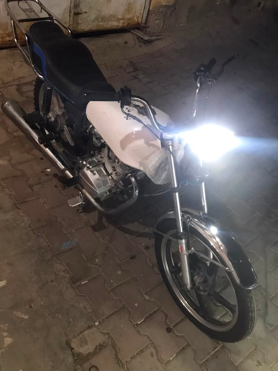 متاح سافين موديل 24 محرك اخرس لا صرف ولا بخار فول نشاط دبلات خلفي امامي شغال وياله عدله تايرات جدد باتري شغال كهربائيا شغال سعره 360 وبي مجال شراي خاص او تصل ‭***********‬
