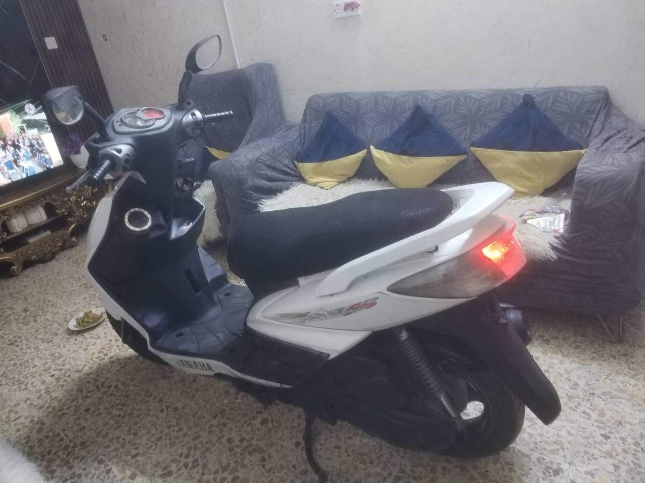 سكنس فحل كله مختمه كله شغاله اي نقص مابيه نضافه فول دراجه جديده لوك السعر ٦٥٠ بغداد المشتل ***********
