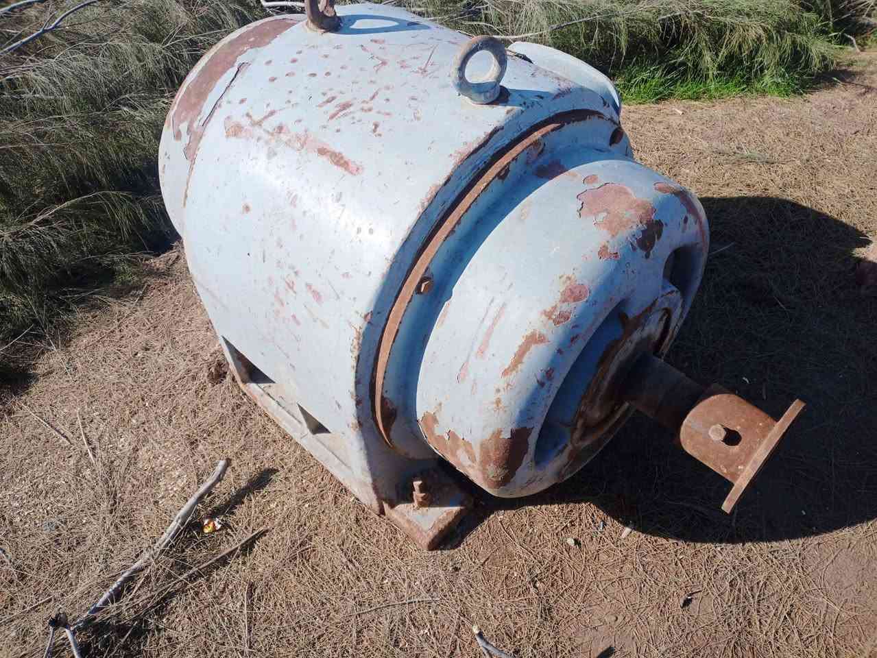 السلام عليكم موطور كهربائي احدم 125سندر البيع ***********
