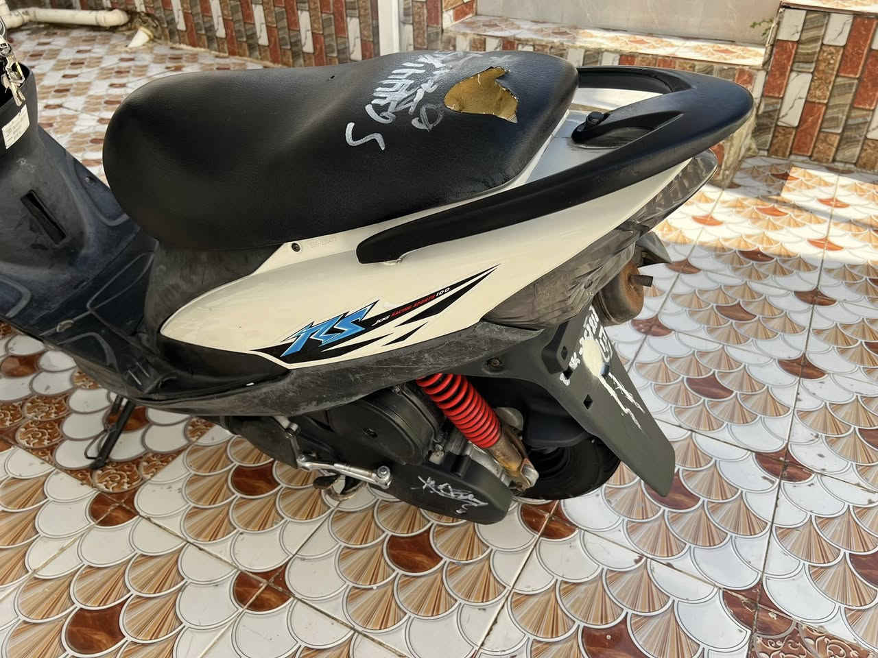 لبيع دراجه ماكس عدله لون ابيض دراجه نضافتها كدامك بل صوره نكره سلف وهندر وكهربائيات كلها شغالها العنوان الديوانيه الحمزه الشرقي السعر 625 وبيها مجال ***********
