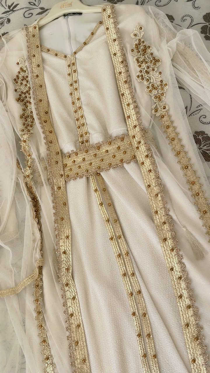 قفطان للبيع اخذته ب ٤٥ انتن قيمنه بس بذمه وضمير 🌸


**إذا كنت صاحب هذا الإعلان وتريد حذفه لأي سبب، رجاءا أرسل رسالة إلى الدعم الفني**