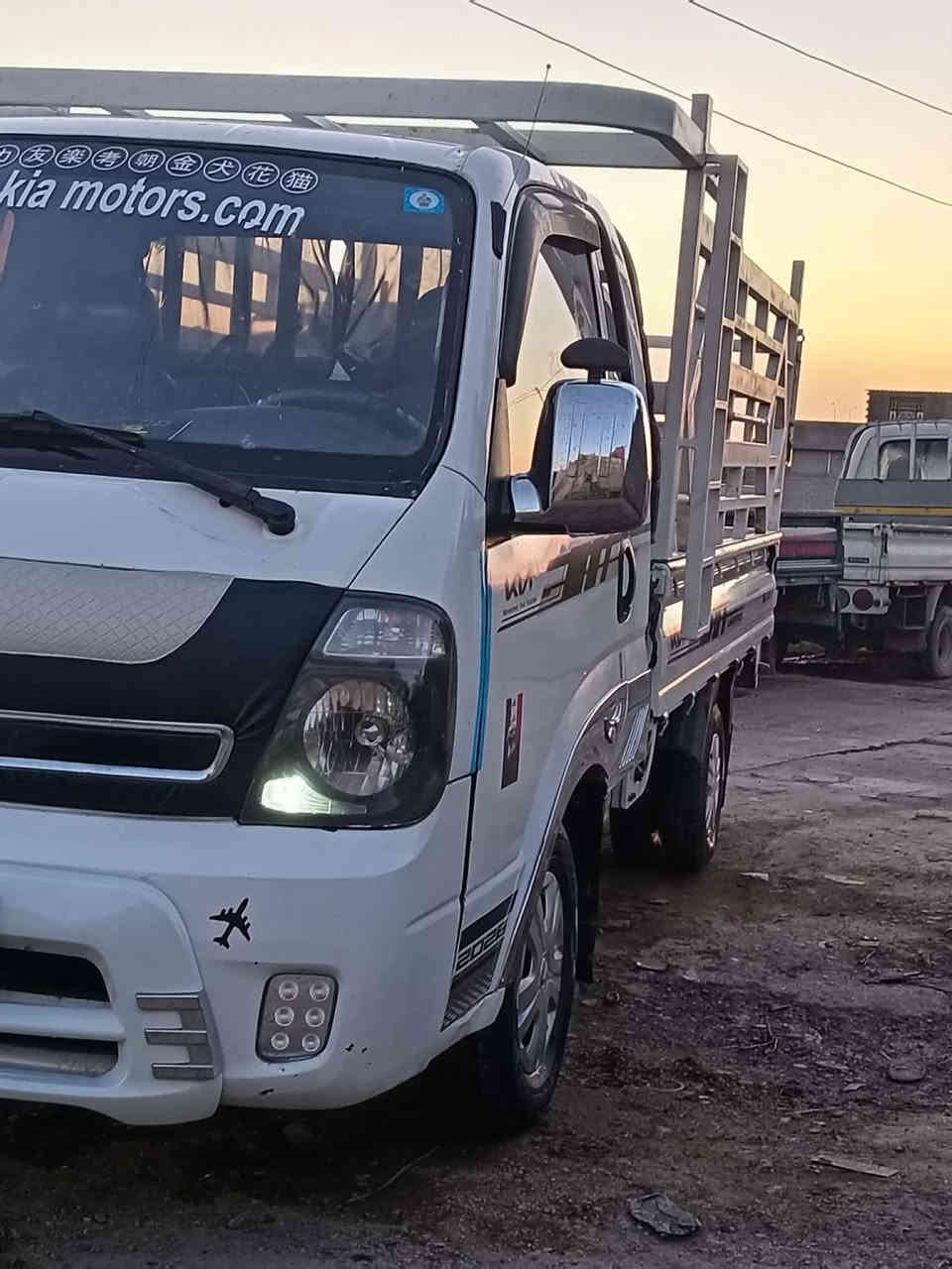 السلام عليكم كيا حمل موديل 16 جير محرك اكسن خير من الله السياره تخن صدر امامي خلفيد ماكينه لا تنقص ولا تبخير رقم بغداد انجليزي مكان السياره اطراف التاجي سيطره النباعي السعر والاستفسار على هذا الرقم***********
