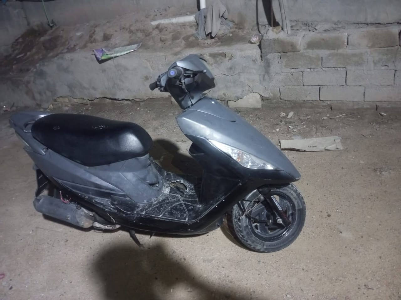 دراجه للبيع جانت تشتغل مابيها شي فتحت صونده مال بانزين وشديته نوب ماشتغلت ***********
