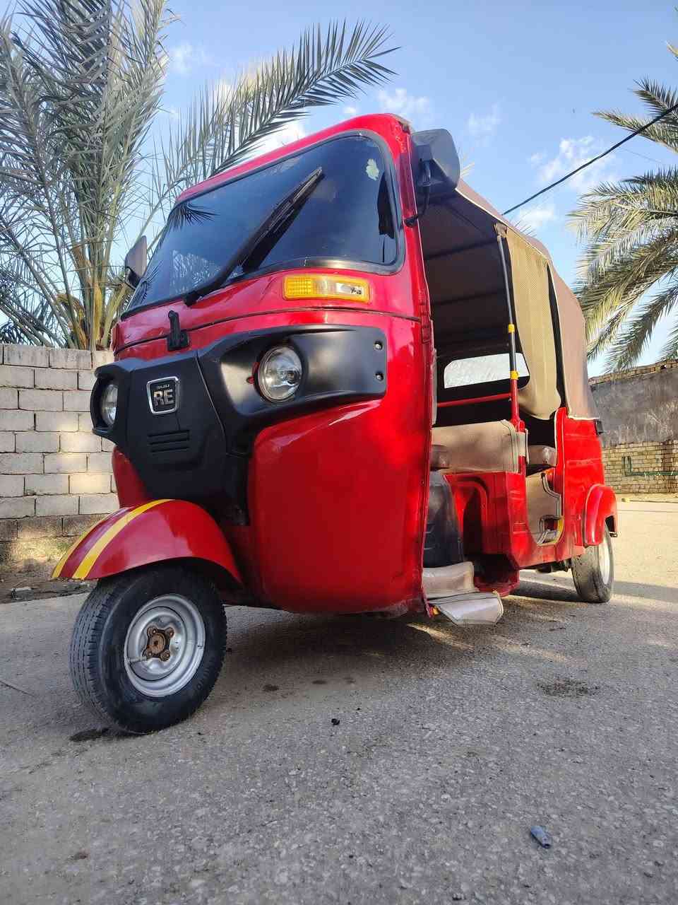 السلام عليكم اخي اقره المنشور زين وتصل 
تكتك للبيع موديل 2018سنويه ورقم ماعيزه التكتك شي سعر 4500وبيها مجال مكان بابل القاسم رقم الهاتف ***********
