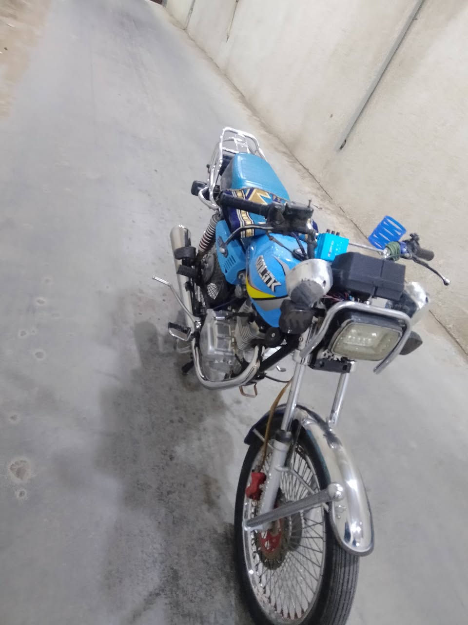 سلام عليكم  تايكر للبيع موديل 23اوراق اصولي مكينته ما مفتوحه كفاله عامه  مكاني محاويل السعر 500 رقمي ***********بي واتساب
