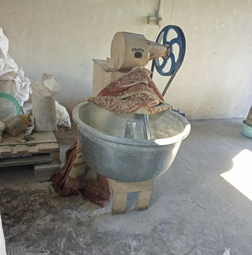 السلام عليكم
غراض مخبز للبيع 
تنانير ثنين 
عجانه 
ميوزه وعارضه ومجمده 
السعر عالخاص 
للاستفسار 
***********
