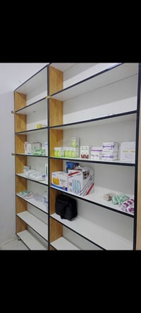 رفوف عدد 3 للبيع 07706869980
