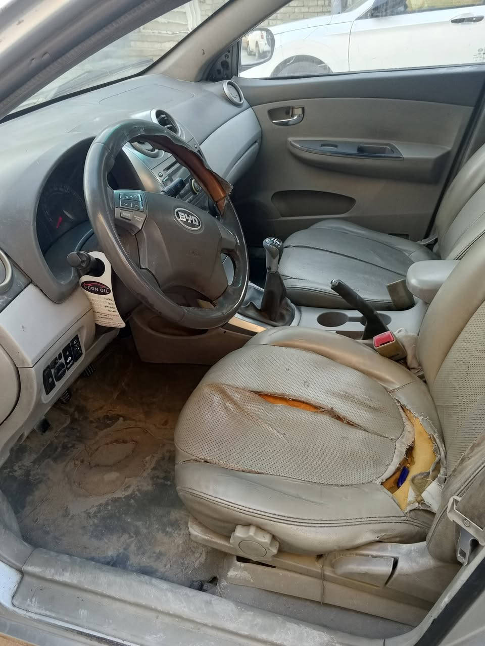 سياره بي واي دي جي 3 موديل 2013 مكينه كورلا كير الاماني رقم *********** السعر 40 وبيه مجال بسيط
