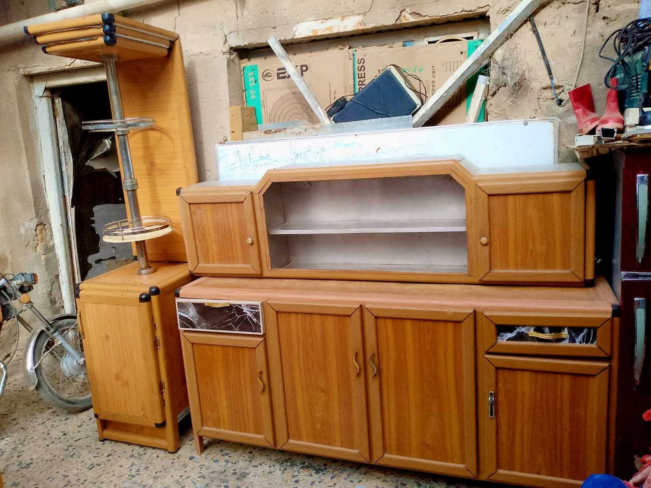 للبيع كاونترات  تفصال نضيف وقوي الشراي يتصل ***********
