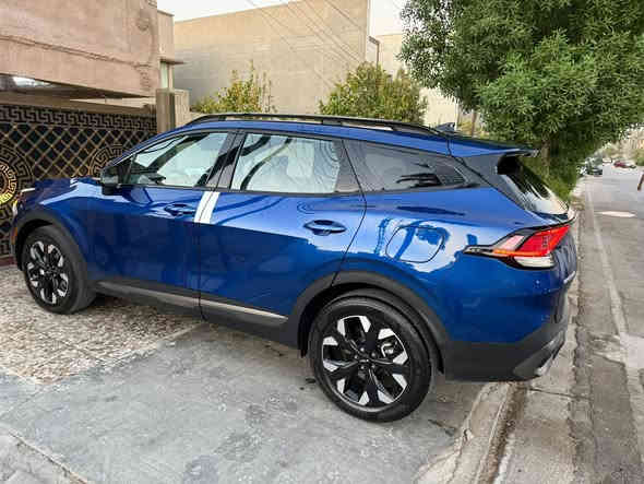 السلام عليكم كيا سبورتج 2024 XLINE امريكي لون مميز 
السيارة كفالة ((بدون بدون ايرباك وبدون شواصي ولغود))

السيارة حادثها قبغ جنطة مبدل ب اصلي ومصبوغ فقط سيارة كفالة 

ممشى السيارة زيرررو 13الف ميل 

المواصفات

بانوراما

بصمة : تشغيل - ابواب - صندوك

صندوك كهرباء شاشة كبيرة على طول الدشبول دجتل كامل 

كيجات الكترونية متغيرة حسب الوضعيات انظمة القيادة : سبورت - سمارت - الاضواء ترحيب عند الاقتراب مع ترحيب داخلي عند الصعود او المغادرة

. شحن وايرليس

هيتر امامي بلكشنات

 منافذ تايب سي عدد 3 مع 2 في الكشنات ومنفذ يو اس بي ومنفذ جداحة

هاند بريك بصمة

 اوتو هولد

. فول رادارات امامية وخلفية وجانبية

مانع اصطدام خلفي وحساسات

 تحديد مسار ذكي

 قيادة أليه ذكية

 نقطة عمياء

 كروز سرعة. تدفئه كشنات

كشن السائق كهربائيّ 

 اشاير بالمري

 تشغيل عن بعد 

شاشة لمس متغيرة لتحكم الميديا او لتبريد

. ستيرن فول تحكمات

وبعد بيها مواصفات

🔺السعر 225

العنوان بغداد الكرخ

*********** متوفر واتس اب
