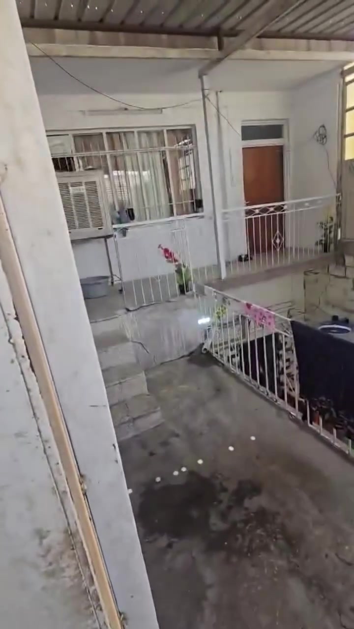 للبيع بيت بسوق النبي من جهة الدركزلية مو من جهة نبي يونس
مو اول فرع ثاني فرع عل يمين بعد التقاطع الفرعي بيت 105 متر
18.5 نزال و 6 واجهة تقريبا
3 غرف 2 جوه و 1 فوك
ء................
سعر 150
حاليا ماجر سكن سند طابو 
ارقام خاص


**إذا كنت صاحب هذا الإعلان وتريد حذفه لأي سبب، رجاءا أرسل رسالة إلى الدعم الفني**