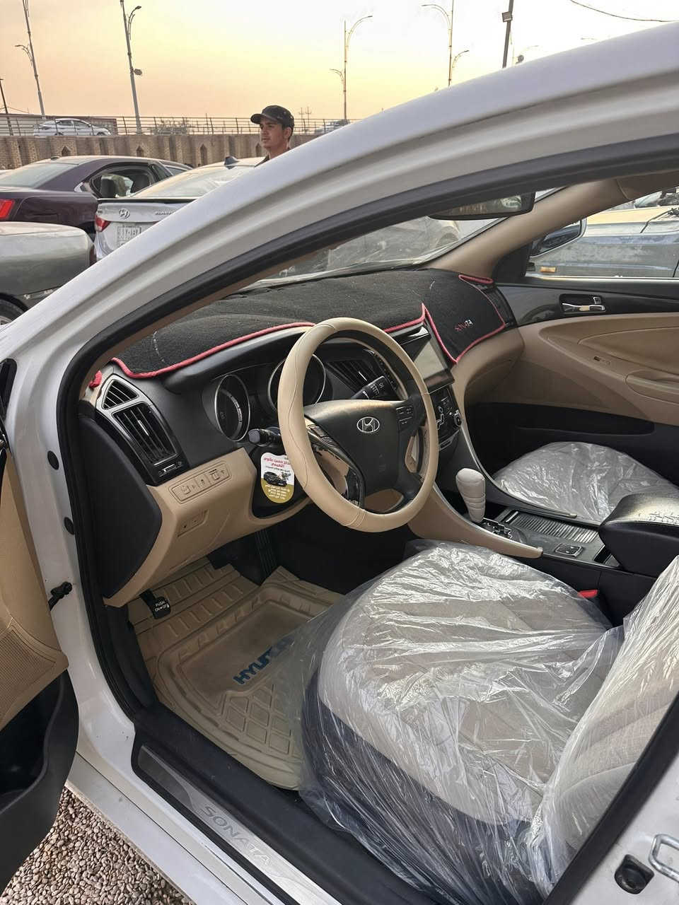 سلام وعليكم سوناتا البيع فول مواصفات واحد علا واحد السياره خير من الله بيهااا بارد خفيف بل بابين شخط مال ابو دراجه العنوان الفلوجه السعر 120وبيهااا مجال ***********
